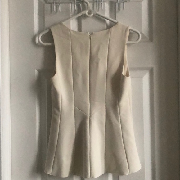 Super Flattering RW&Co Top - Picture 5 of 7